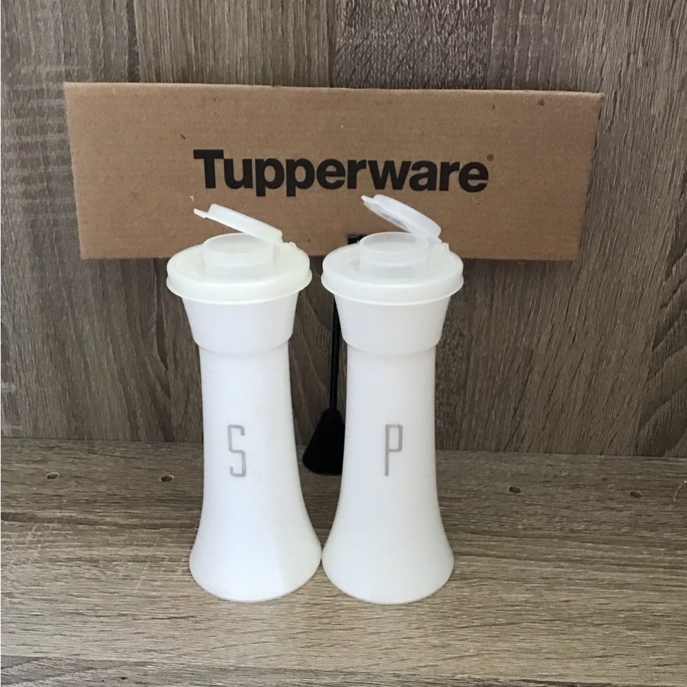Tupperware Large Hourglass Salt and Pepper Shakers
